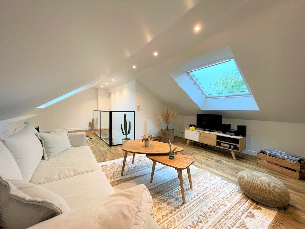 optimisez votre espace avec l’aménagement des combles ! découvrez nos conseils et idées pour transformer vos combles en pièce de vie confortable, bureau ou suite parentale. solutions pratiques et inspirations tendance.