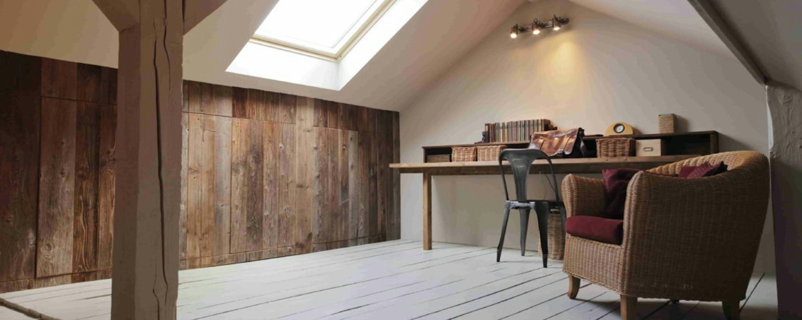 découvrez comment optimiser l’aménagement de vos combles selon votre budget. conseils, astuces et estimation des coûts pour transformer vos espaces sous toit efficacement et à moindre frais.