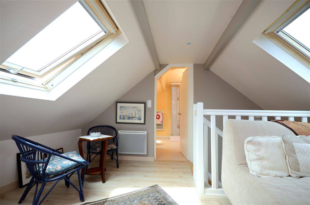 découvrez comment aménager vos combles à petit prix avec nos conseils et idées économiques. obtenez un espace supplémentaire sans dépasser votre budget !