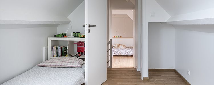 découvrez nos conseils pratiques et inspirations pour l'aménagement de votre étage : optimisation de l'espace, décoration, idées rangement et solutions sur mesure pour un intérieur fonctionnel et esthétique.