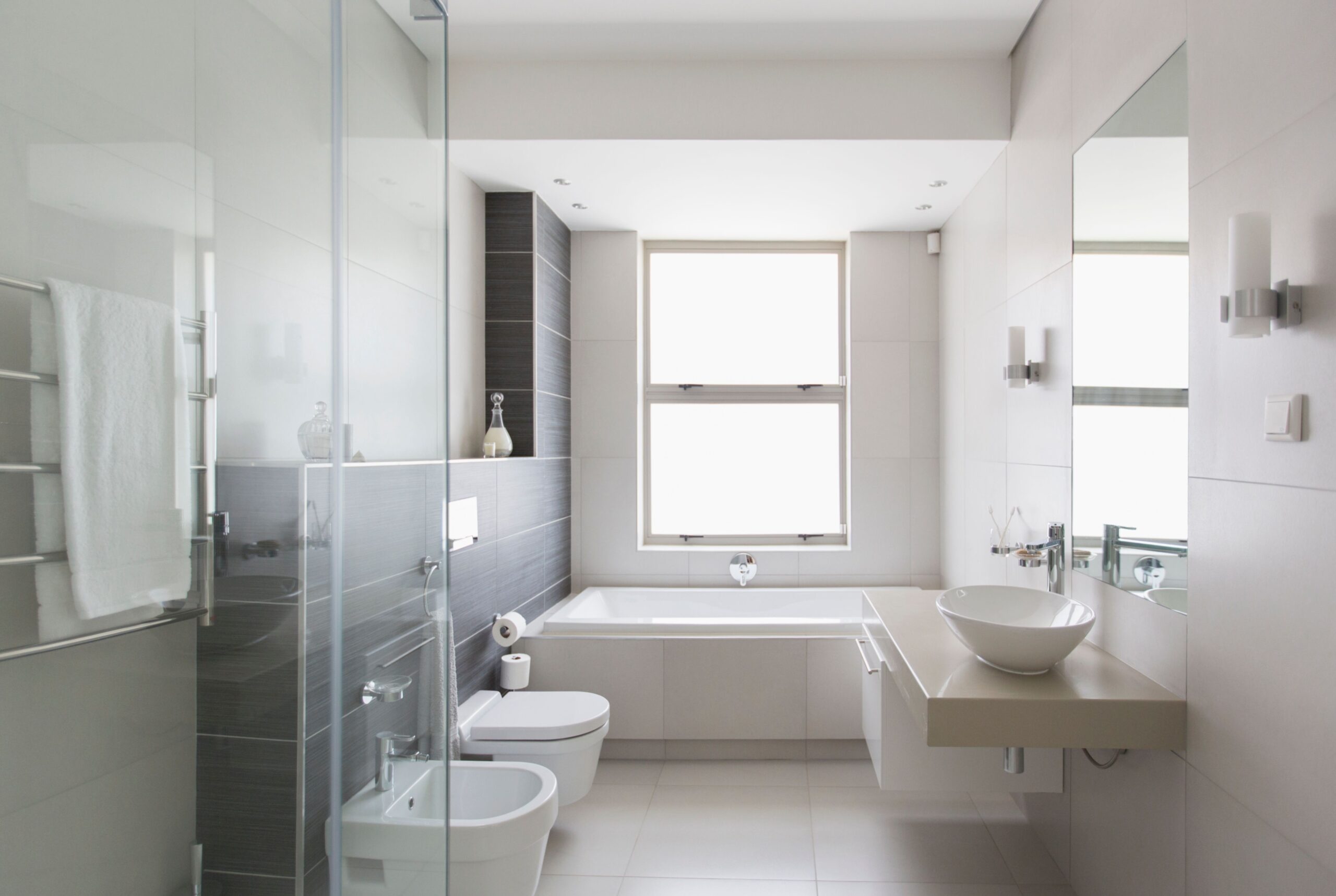 découvrez nos conseils et idées d'aménagement pour optimiser l'espace et moderniser votre salle de bain. inspirations, astuces pratiques et tendances déco pour créer une pièce fonctionnelle et élégante.