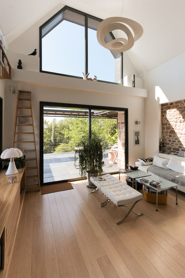 découvrez nos conseils pratiques et idées inspirantes pour aménager une grange en espace de vie accueillant, moderne ou authentique. valorisez votre grange avec des astuces de rénovation, d’isolation et de décoration adaptées à vos envies.