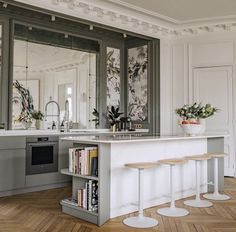 découvrez les astuces et tendances incontournables pour aménager et décorer un appartement à paris en 2025. inspirez-vous des idées modernes pour optimiser votre espace et créer un intérieur stylé adapté à la vie parisienne.