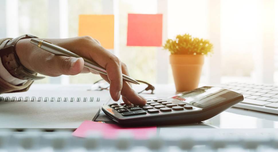 découvrez nos conseils pour établir un budget rénovation précis, éviter les imprévus et réussir votre projet de travaux à moindre coût.