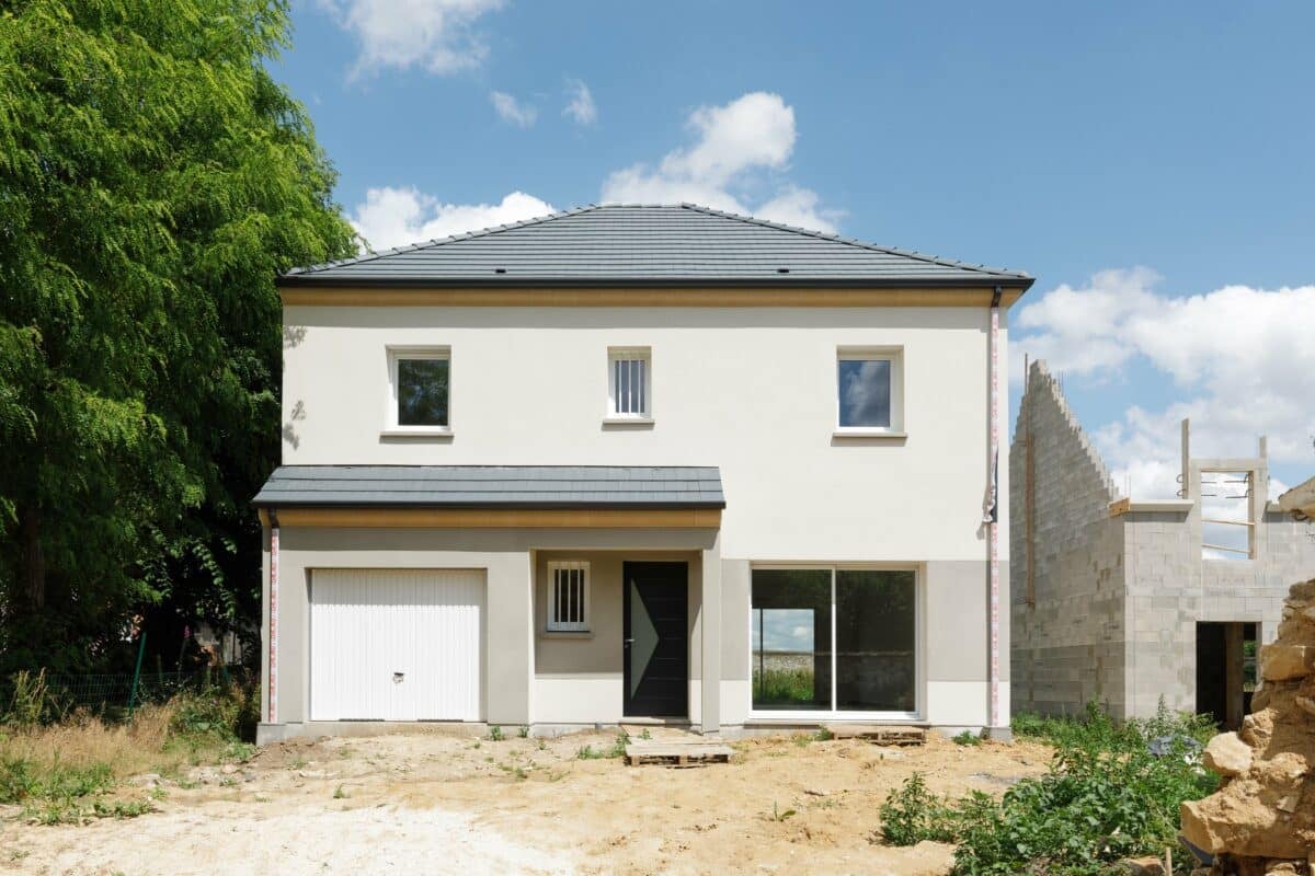 découvrez comment établir un budget efficace pour vos travaux de rénovation maison. conseils pratiques, estimation des coûts et astuces pour optimiser vos dépenses lors de la rénovation de votre habitation.