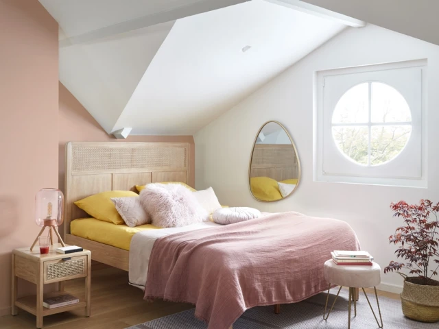 découvrez des idées et conseils pour aménager des chambres dans les combles. optimisez l’espace sous les toits pour créer une pièce cosy, fonctionnelle et pleine de charme.