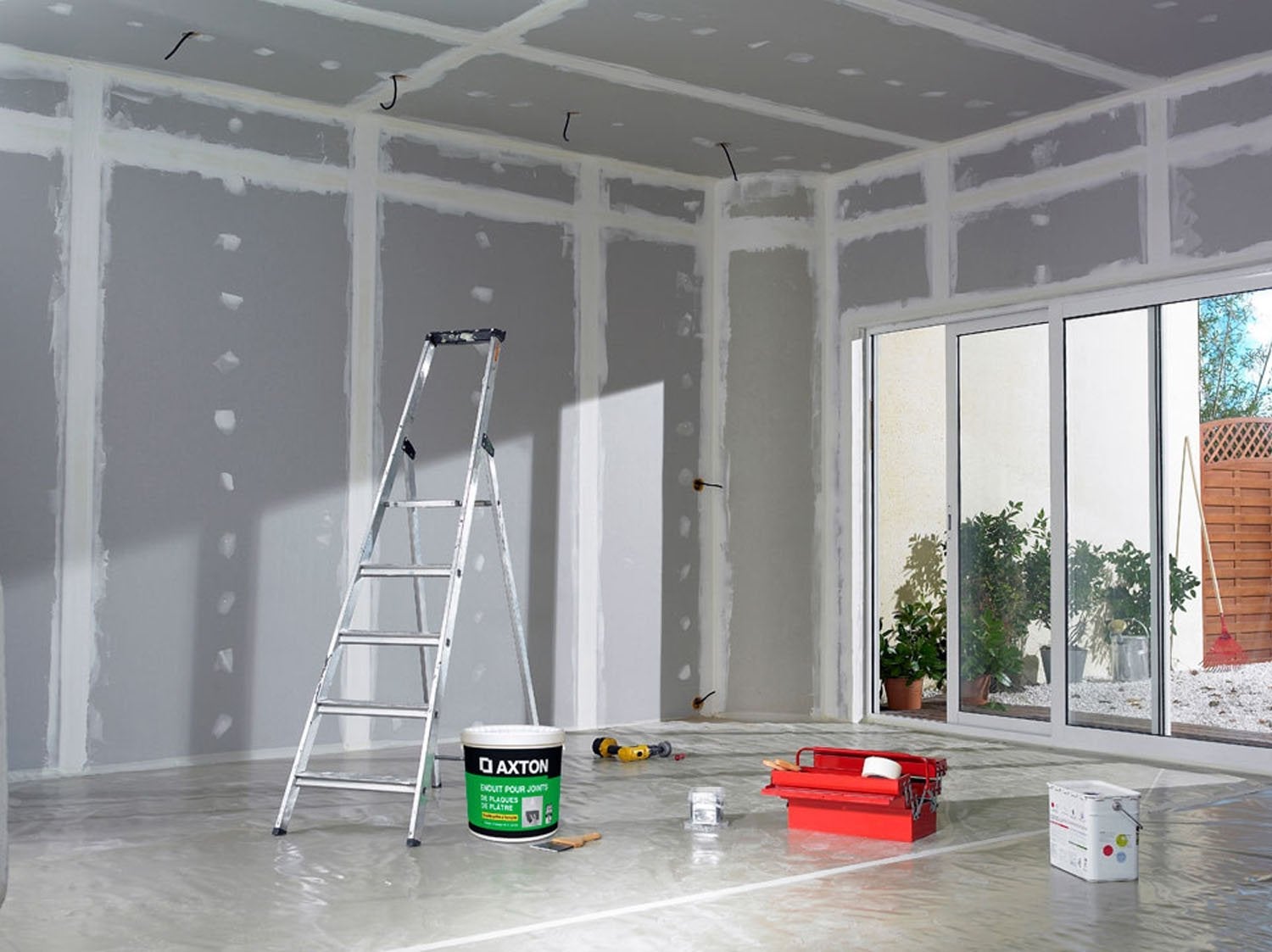 découvrez le coût d'installation d'une plaque de plâtre : prix moyens, facteurs influents, conseils pour estimer votre budget et réussir vos travaux d'aménagement intérieur.