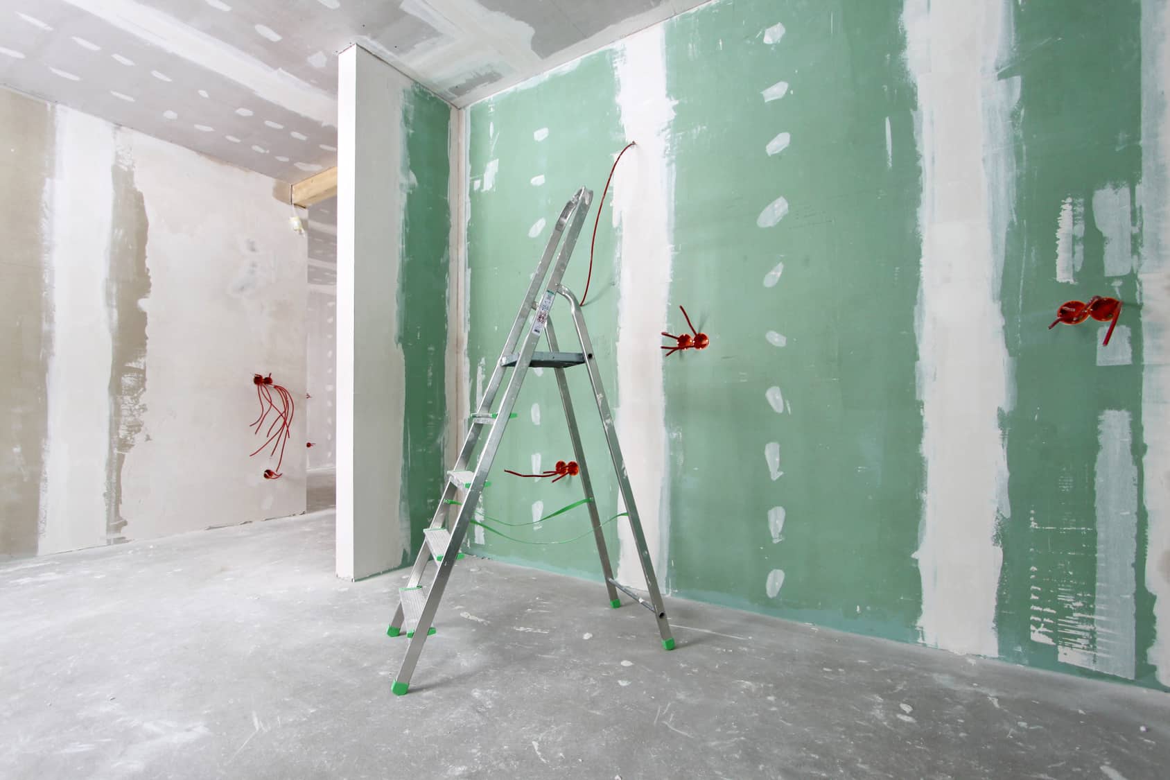 découvrez le coût d'installation d'une plaque de plâtre : prix au m², facteurs influençant le tarif, conseils pour estimer votre budget et réussir vos travaux d'aménagement intérieur.