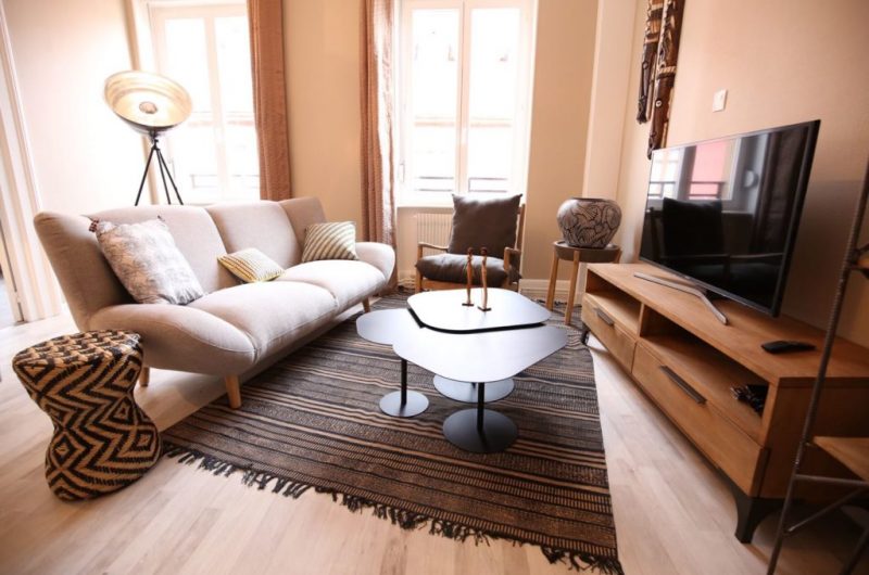 découvrez le coût de la rénovation d'un séjour : prix moyens, conseils pour estimer votre budget et astuces pour réussir votre projet de rénovation intérieure.