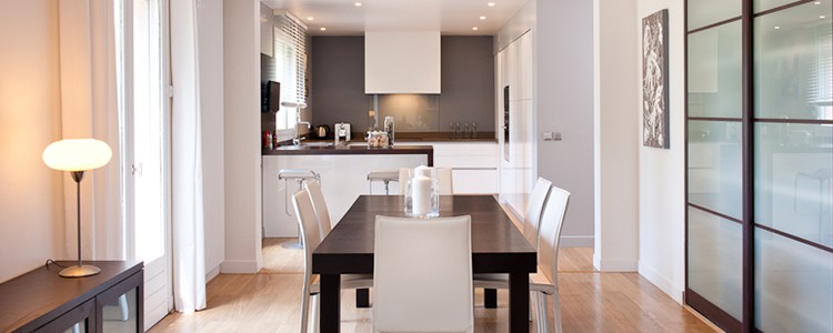 découvrez tout ce qu'il faut savoir sur le coût de la rénovation d'un studio : fourchettes de prix, conseils pratiques et facteurs à prendre en compte pour estimer votre budget travaux.