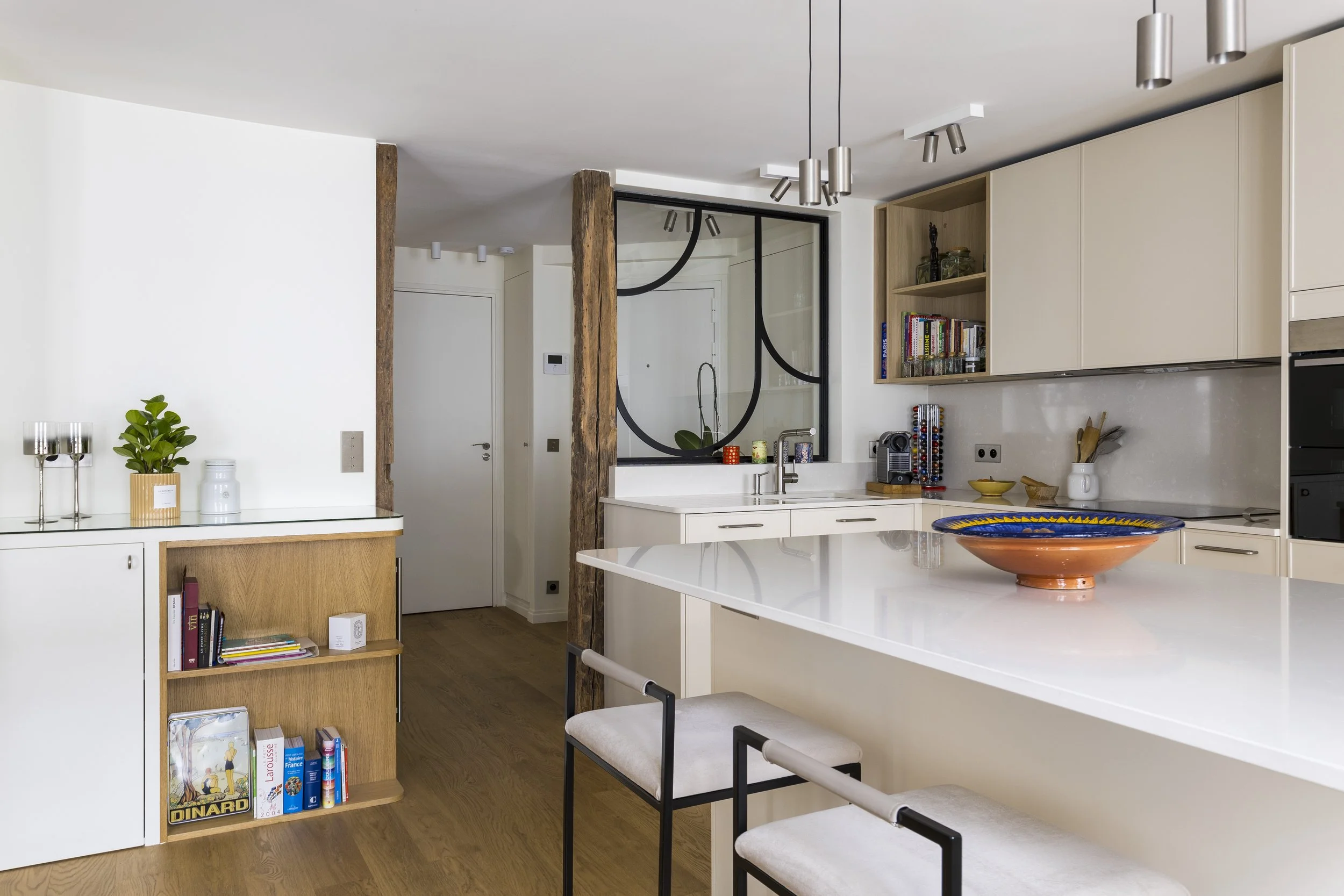 découvrez tout ce que vous devez savoir sur le coût de la rénovation d’un studio : prix moyens, conseils pour estimer votre budget et astuces pour réussir vos travaux au meilleur prix.