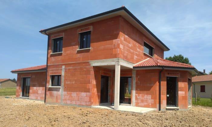 découvrez comment estimer le coût des travaux au m², que ce soit pour une rénovation, une construction ou un aménagement. conseils, fourchettes de prix et astuces pour maîtriser votre budget travaux.