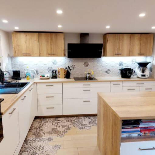 découvrez les coûts de rénovation d'une maison à paris en 2025 : prix moyens, facteurs à considérer, exemples de devis et conseils pour optimiser votre budget travaux.