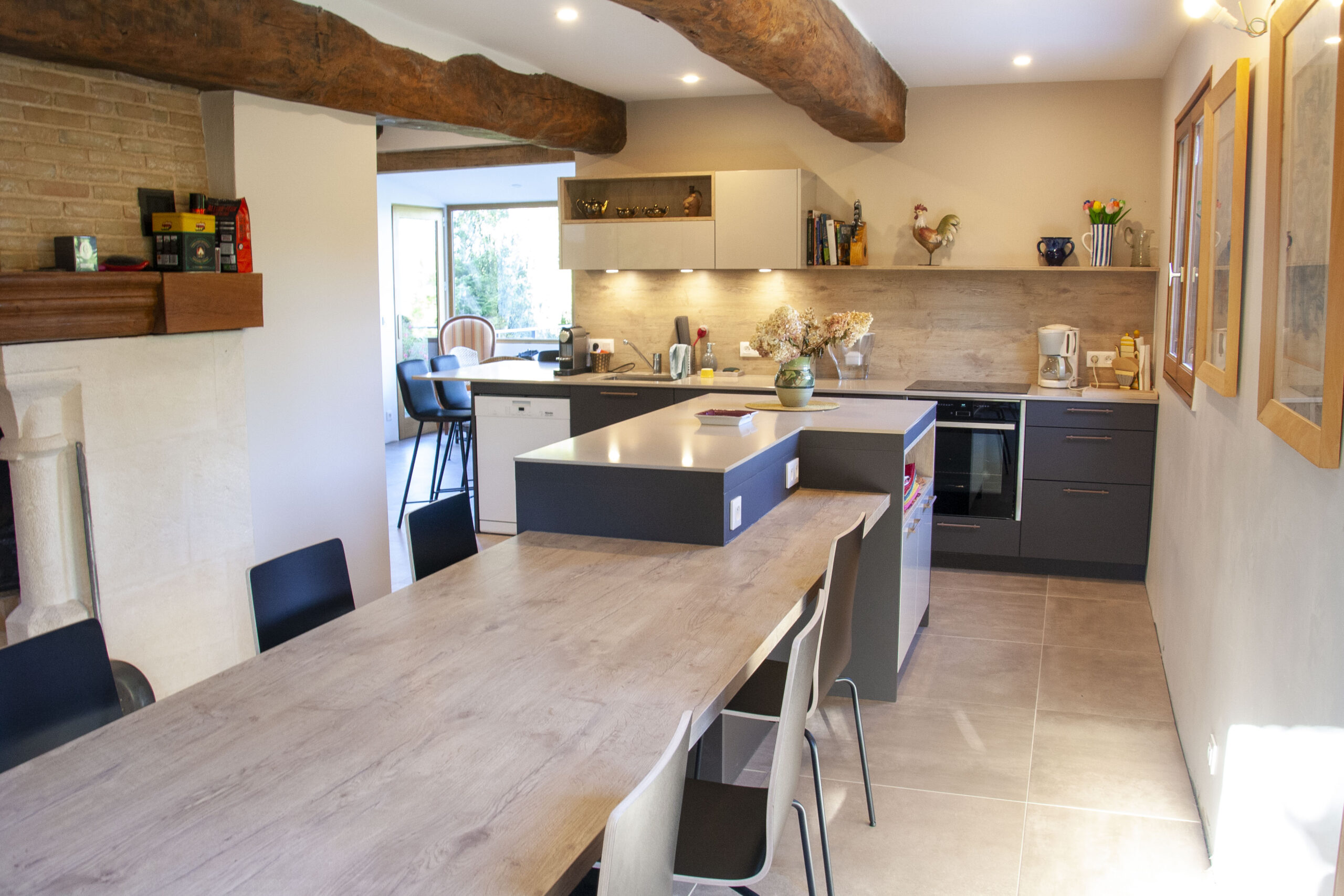 découvrez la cuisine contemporaine, un style moderne aux lignes épurées, matériaux innovants et couleurs tendances, pour sublimer votre espace culinaire avec élégance et fonctionnalité.