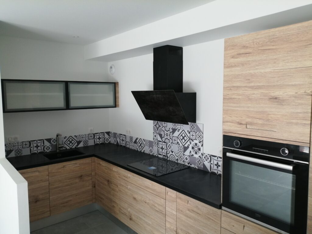 obtenez votre devis gratuit pour une cuisine sur-mesure adaptée à vos envies et à votre budget. conseils d'experts, solutions personnalisées, et accompagnement complet pour réaliser la cuisine de vos rêves.