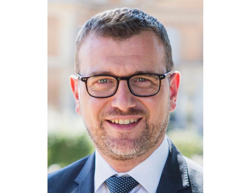 obtenez rapidement un devis personnalisé pour la rénovation de votre logement à clichy. comparez les prix et choisissez un professionnel qualifié pour vos travaux.