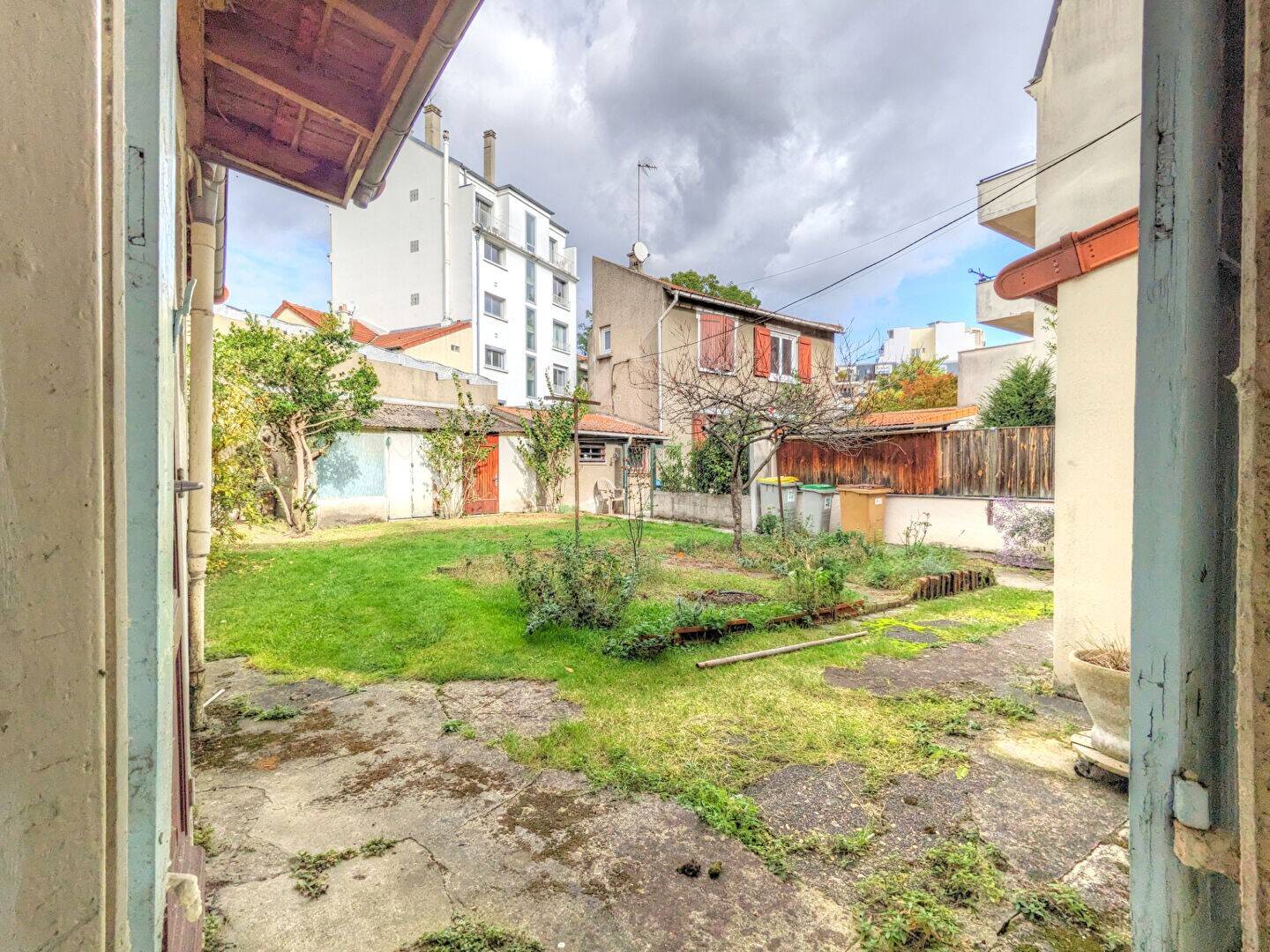 obtenez rapidement un devis gratuit pour vos travaux de rénovation à la garenne-colombes. comparez les artisans locaux et trouvez la meilleure offre pour votre projet de rénovation.