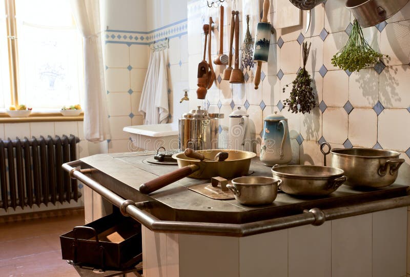 découvrez les équipements emblématiques de la cuisine moderne au 19ème siècle : innovations, appareils et ustensiles qui ont révolutionné la préparation des repas à cette époque.