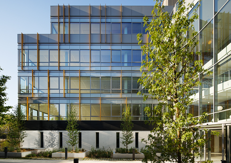 découvrez les aides et subventions disponibles grâce au fonds de rénovation à courbevoie pour améliorer votre logement, valoriser votre bien et réaliser des travaux énergétiques. renseignez-vous sur les démarches et conditions d'éligibilité !