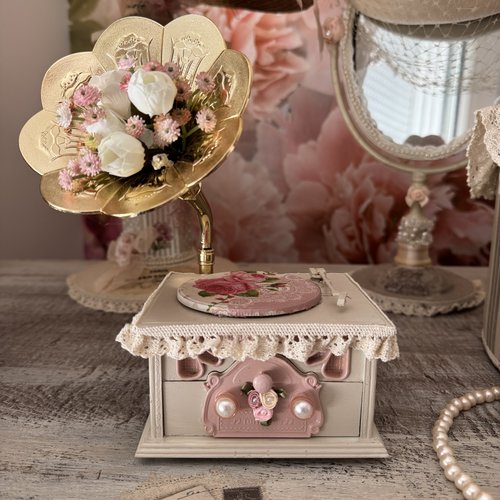 aménagez un grenier cosy et chaleureux grâce à nos idées déco et astuces d’aménagement. transformez votre espace sous les toits en véritable cocon douillet !