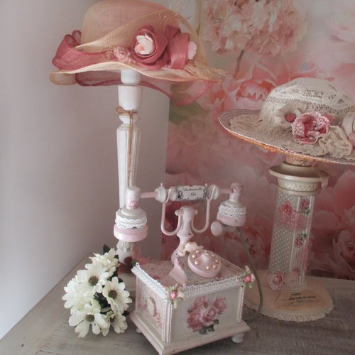 découvrez des idées et inspirations pour aménager un grenier cosy. conseils déco, astuces d’optimisation de l’espace et sélections de meubles pour transformer votre grenier en un cocon chaleureux et accueillant.