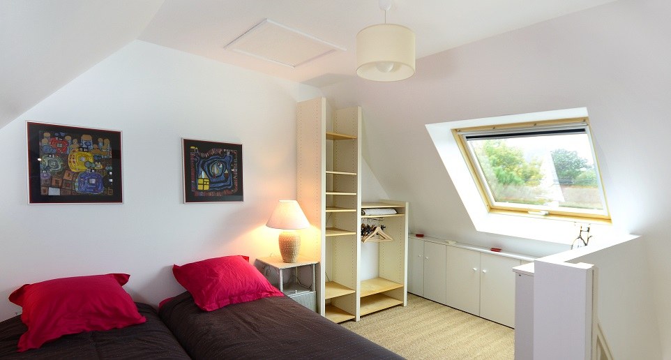 découvrez les prix pour l'aménagement de combles : coûts moyens, facteurs influençant le budget et conseils pour optimiser votre investissement dans vos travaux de rénovation.