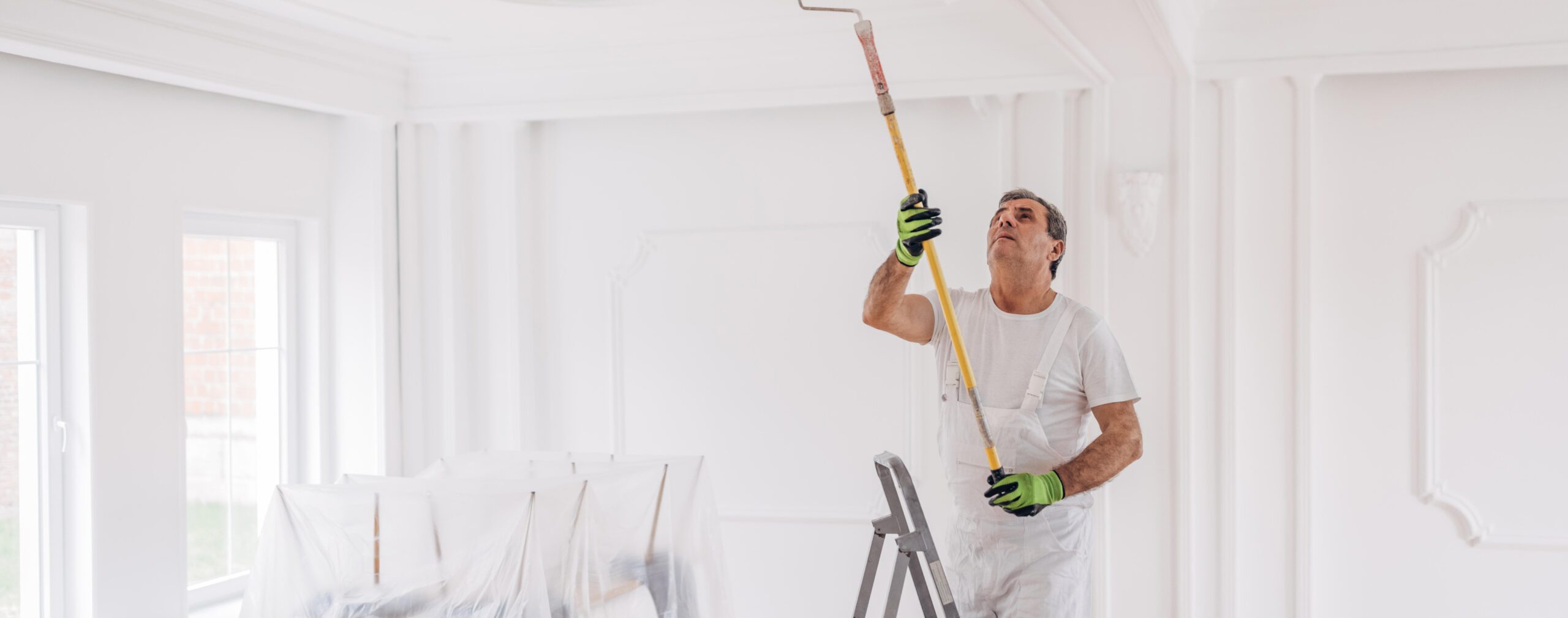 découvrez le prix moyen au m² pour la rénovation de votre logement, conseils pour estimer votre budget, facteurs influençant les tarifs et astuces pour réussir vos travaux de rénovation.