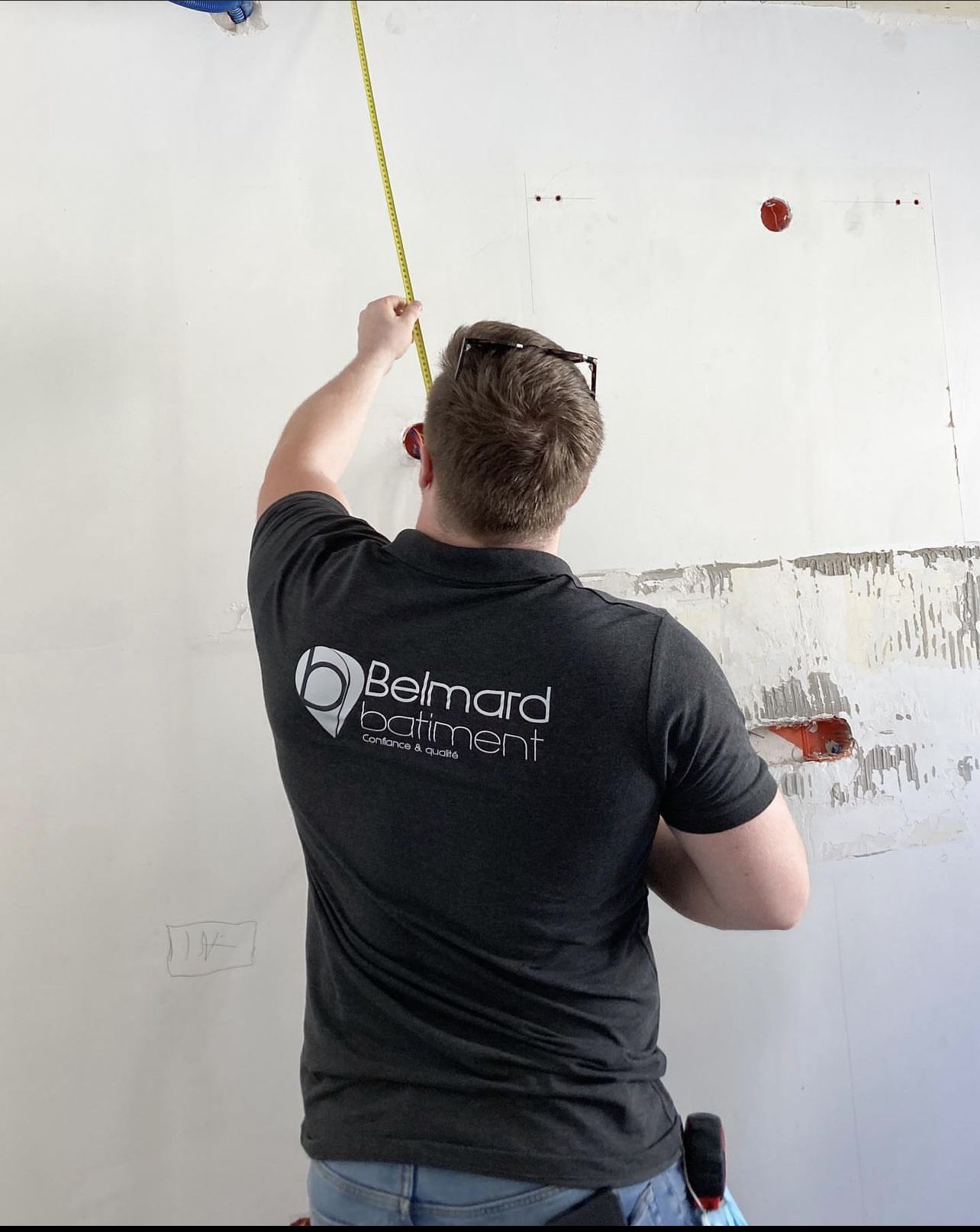 découvrez le prix de la rénovation au mètre carré en france : estimations, facteurs influençant le coût et conseils pour optimiser votre budget travaux.