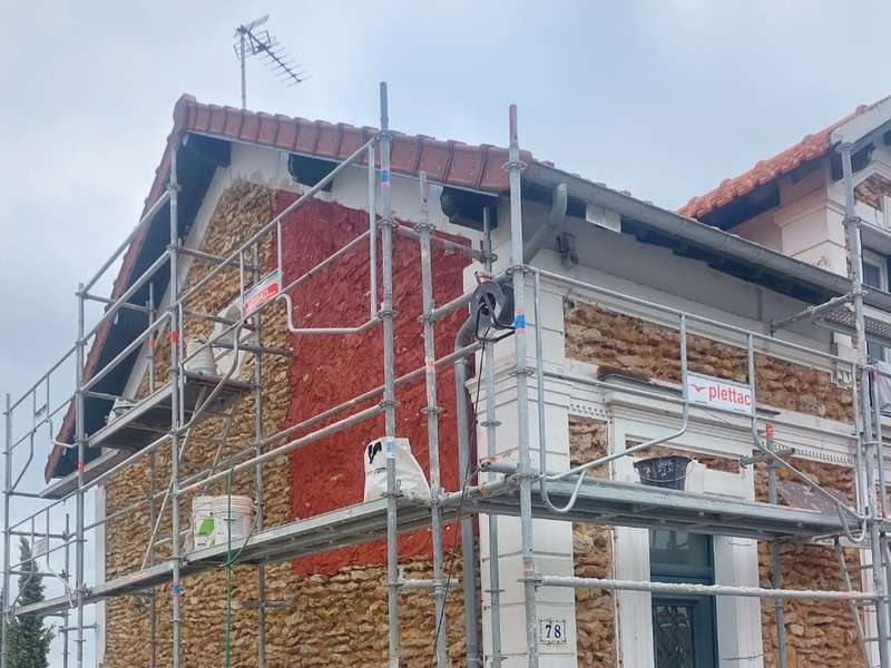 obtenez un ravalement de façade pour 100m2 réalisé par des professionnels. redonnez vie à votre extérieur avec des prestations de qualité, conseils personnalisés et devis gratuit.