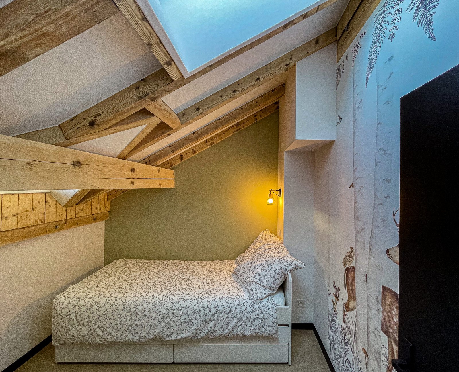 découvrez nos conseils et solutions pour réussir la rénovation de votre appartement ou maison de 50m2 : idées d’aménagement, budget, choix des matériaux et accompagnement professionnel pour transformer votre espace de vie.