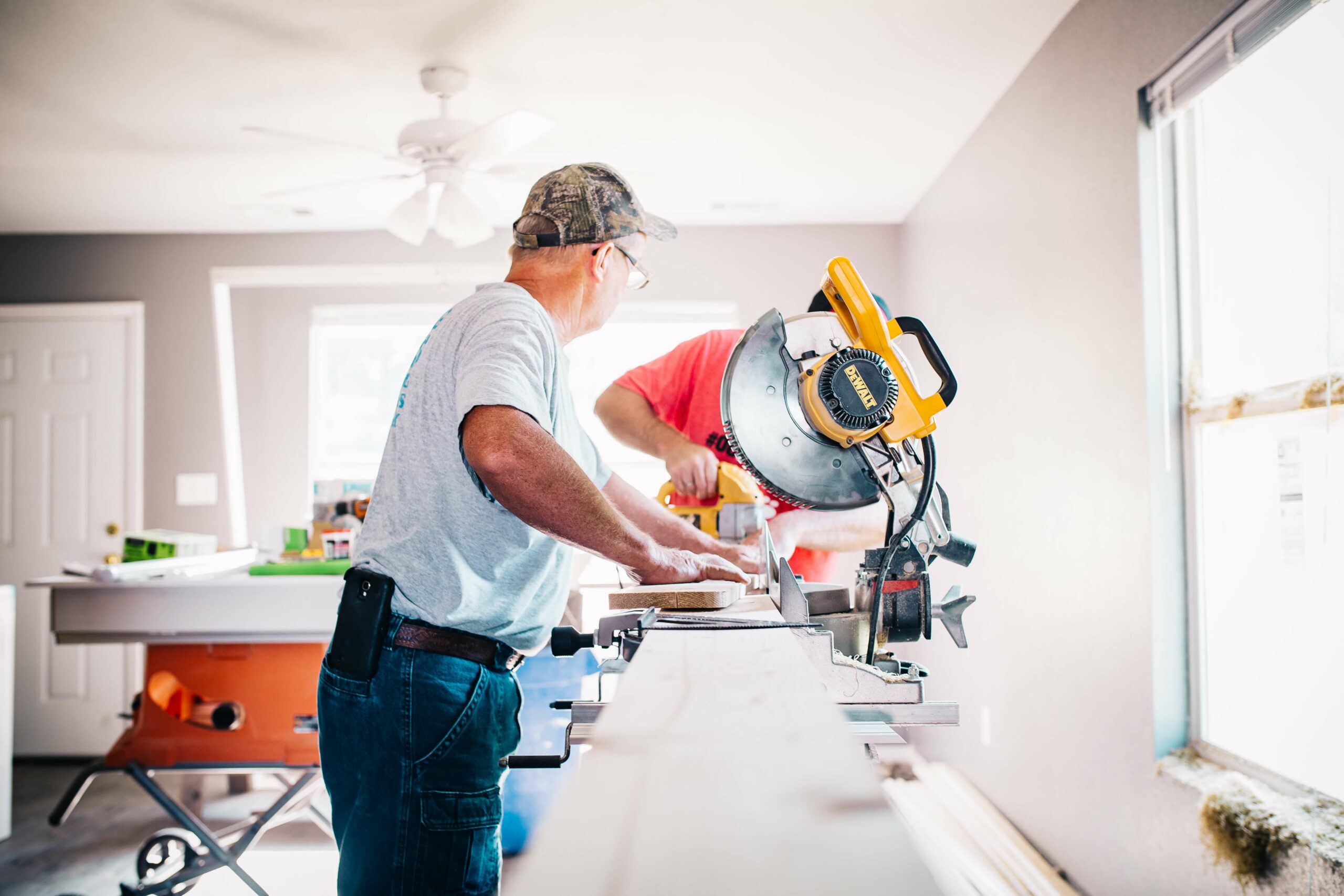 découvrez comment estimer et maîtriser votre budget pour vos travaux de rénovation. conseils, astuces et outils pour planifier vos dépenses efficacement et réussir votre projet de rénovation sans mauvaises surprises.