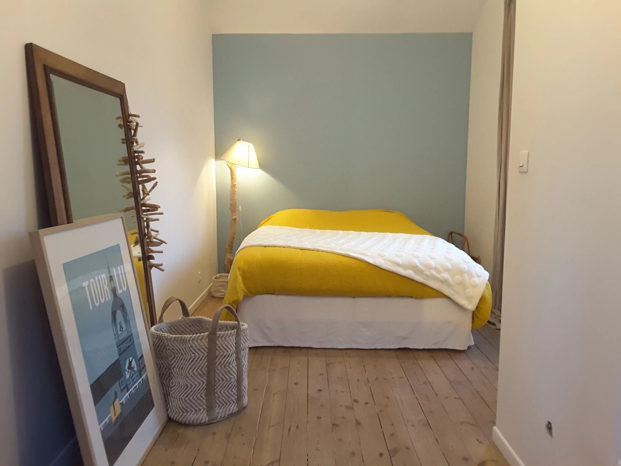 découvrez nos conseils pratiques et inspirations pour réussir la rénovation d’une chambre de 12m2 : aménagement, décoration, choix des matériaux et optimisation de l’espace pour une pièce moderne et fonctionnelle.