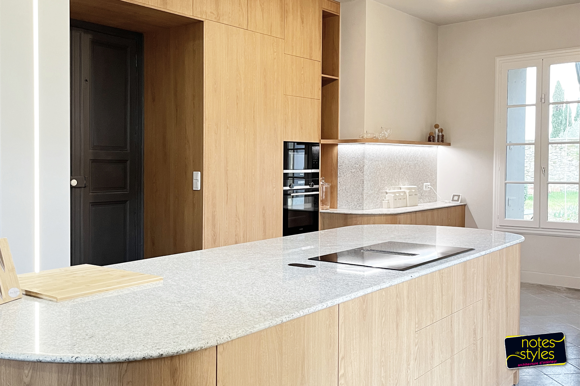 faites appel à un architecte pour la rénovation de votre cuisine et profitez d’un espace fonctionnel, design et sur-mesure. découvrez nos conseils et inspirations pour réussir votre projet.