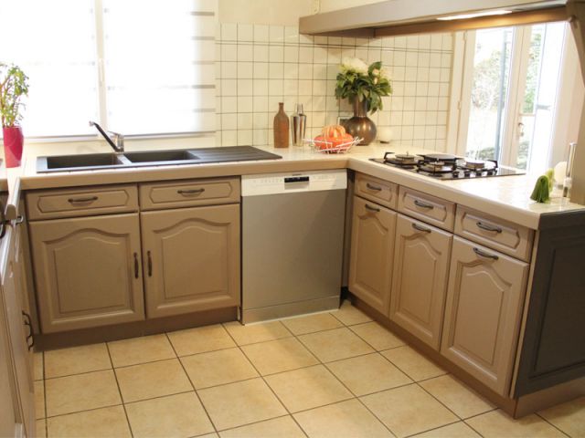 découvrez tout ce qu’il faut savoir sur le coût de rénovation d’une cuisine : estimation des prix, facteurs influençant le budget, conseils pour optimiser vos dépenses et réussir votre projet de rénovation cuisine.