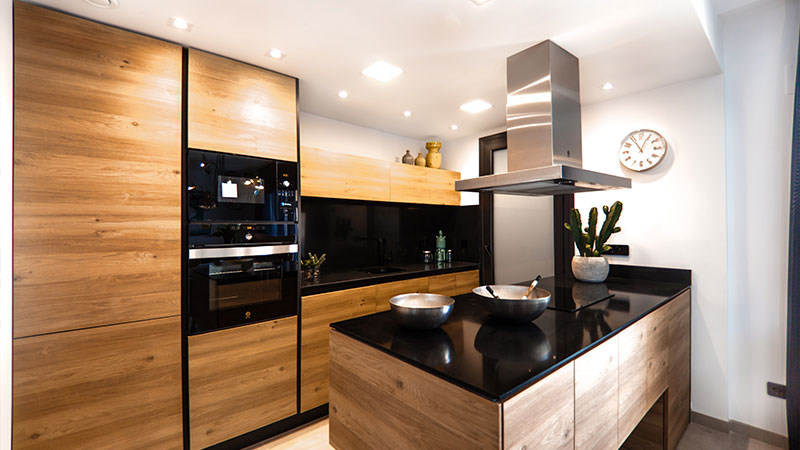 confiez la rénovation de votre cuisine à paris 75020 à des professionnels expérimentés pour moderniser votre espace, optimiser votre confort et valoriser votre bien. devis gratuit et travaux sur-mesure.