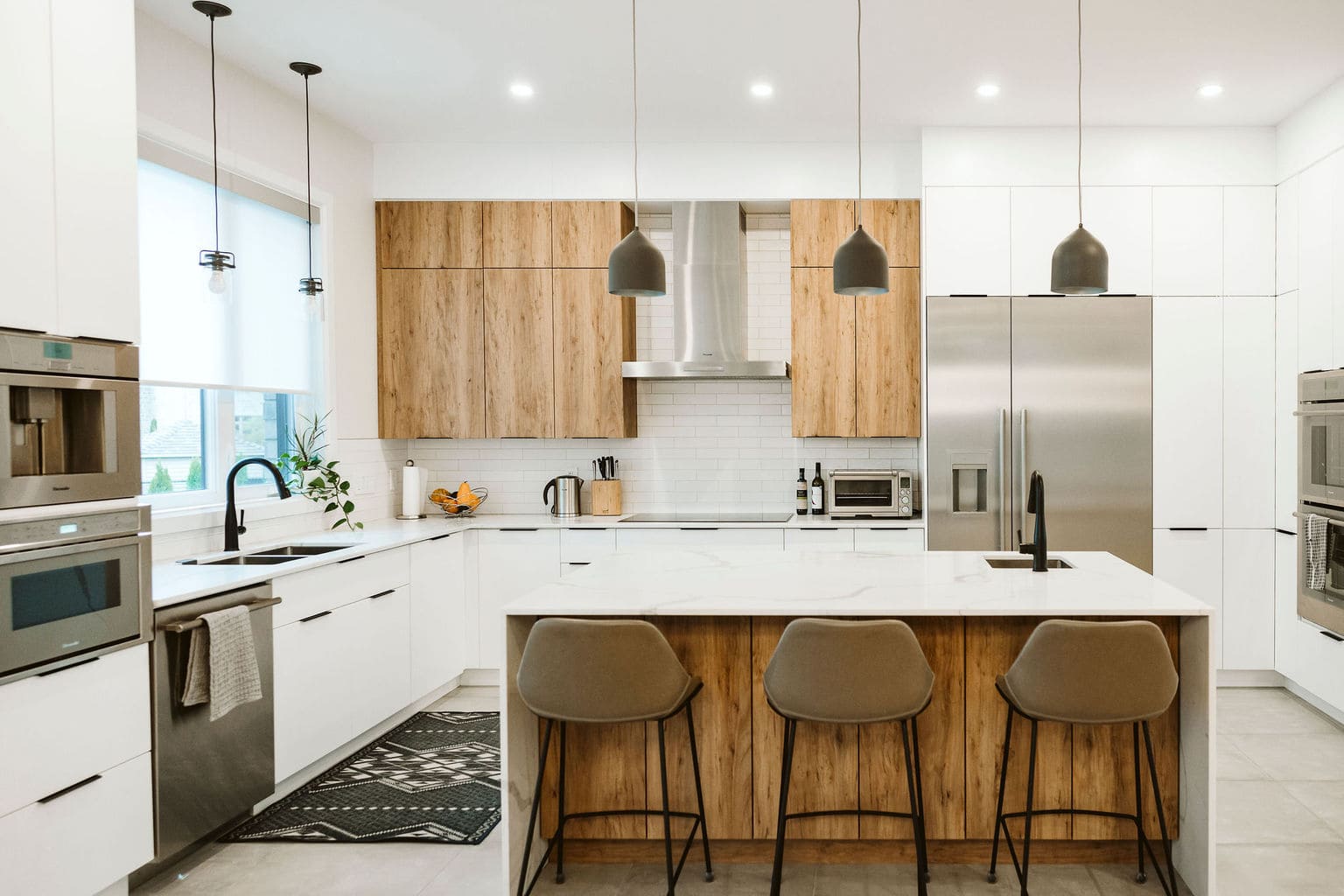 découvrez les prix pour la rénovation de votre cuisine : guides, exemples de devis et conseils pour estimer le budget de vos travaux selon vos besoins.