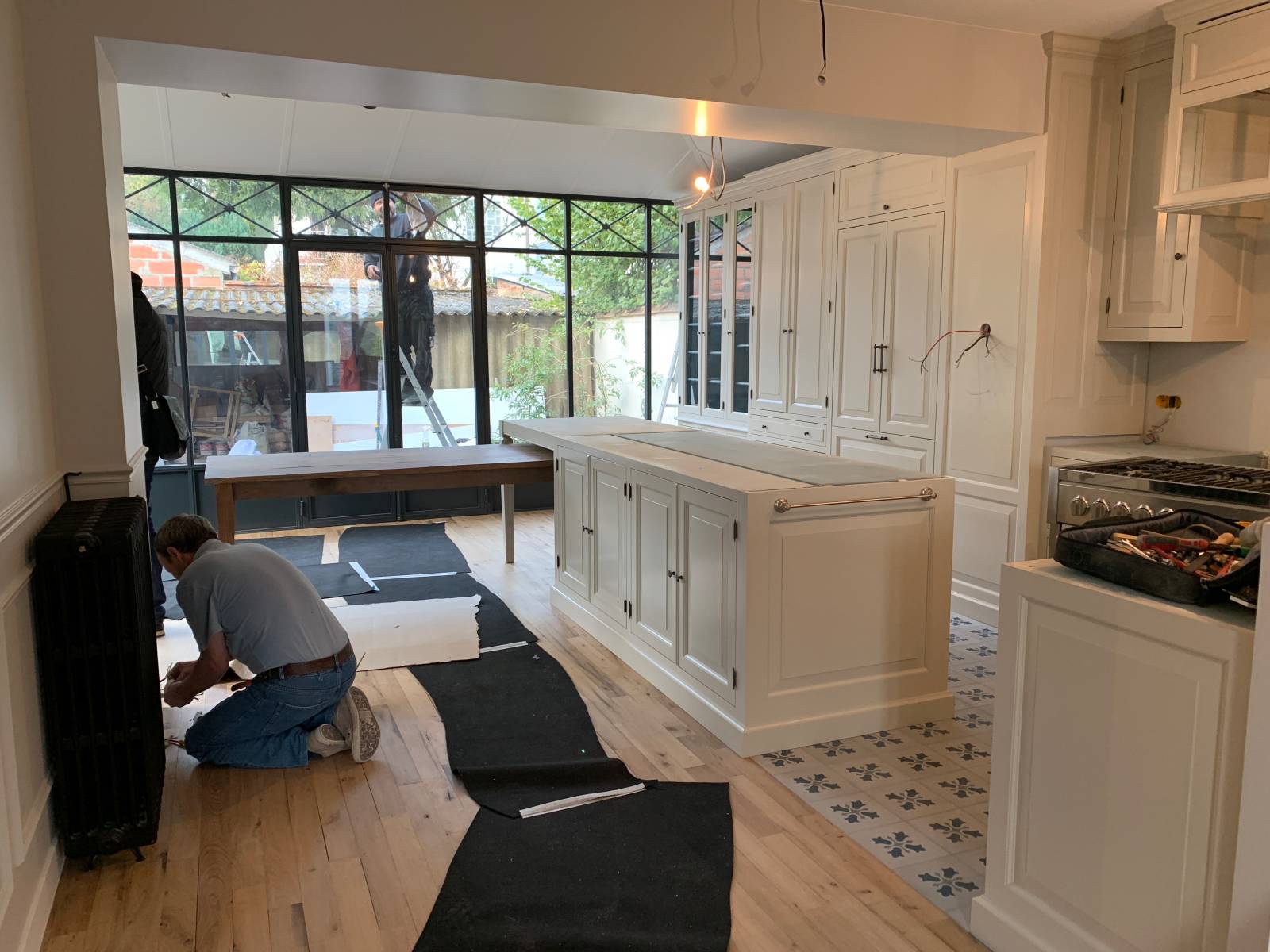 confiez la rénovation de votre cuisine à saint-cloud à notre équipe d'experts. conseils personnalisés, matériaux de qualité et finitions sur-mesure pour transformer votre espace selon vos envies.