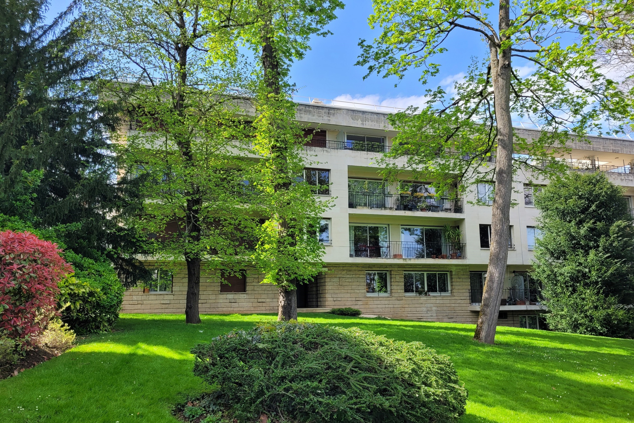 optimisez la rénovation de votre appartement à ville-d'avray avec nos conseils et solutions efficaces. améliorez rapidement confort, esthétique et valeur de votre bien grâce à des experts locaux.