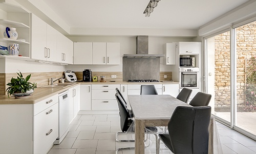 confiez votre projet de rénovation intérieure à des experts pour transformer votre maison ou appartement. conseils personnalisés, matériaux de qualité et finitions soignées pour un intérieur à votre image.