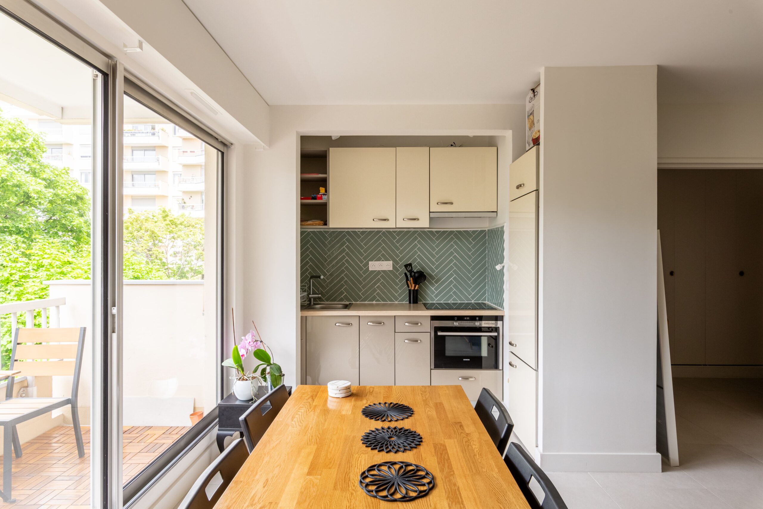 trouvez des solutions de rénovation intérieure pas cher pour transformer votre maison sans dépasser votre budget. conseils, astuces et services abordables pour tous vos projets d’aménagement.