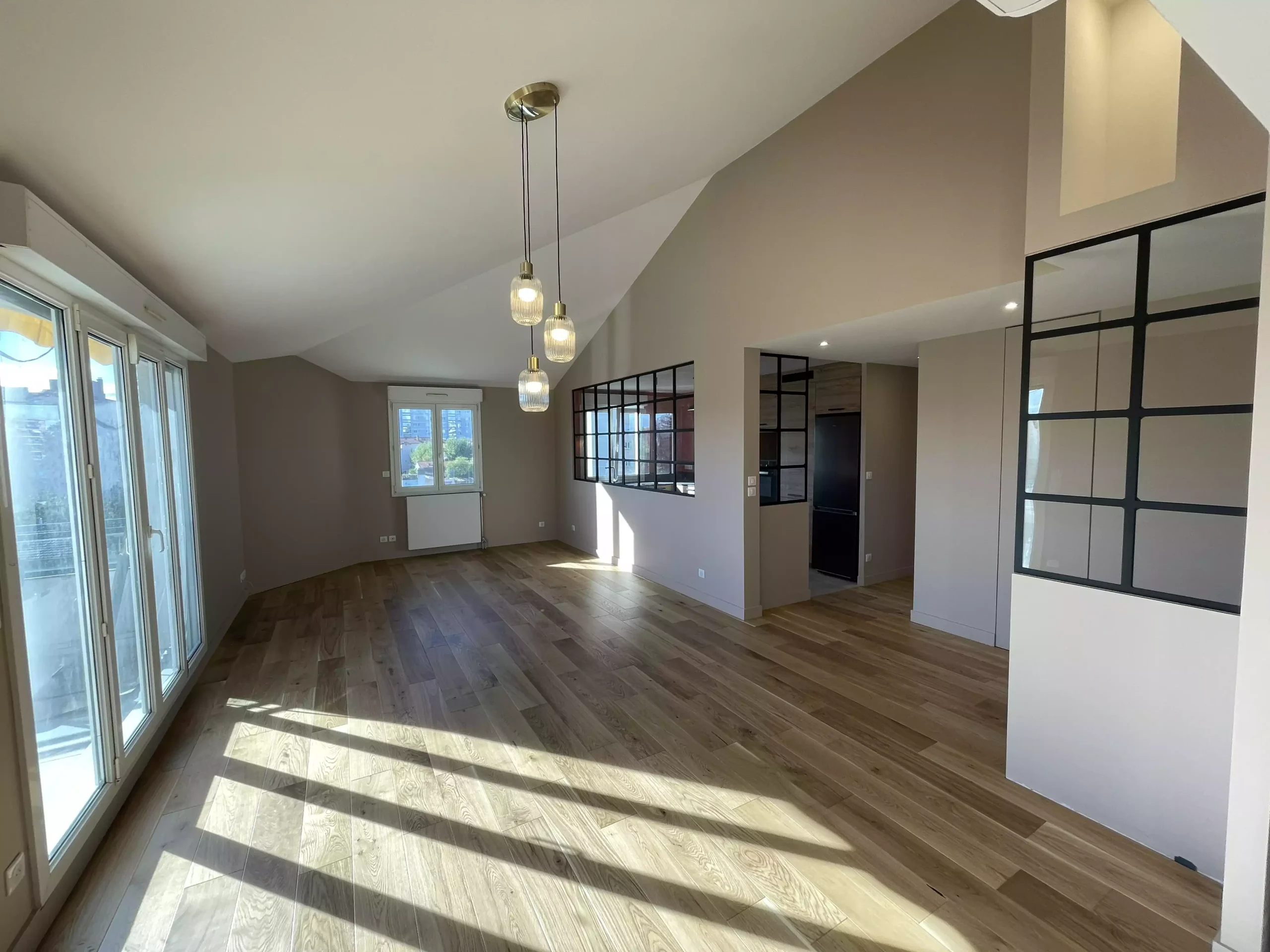 découvrez nos conseils et solutions pour réussir votre rénovation intérieure : idées déco, aménagement, choix des matériaux et astuces pour transformer votre espace de vie.