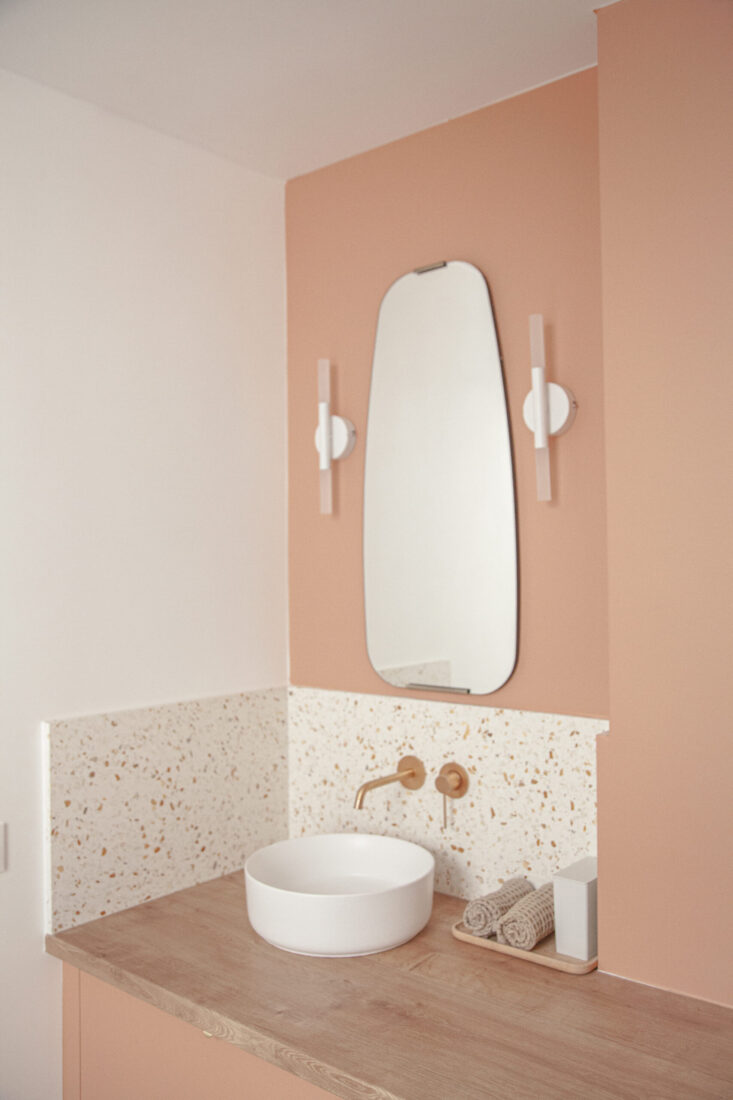 besoin de rénover votre salle de bain dans le 11ème arrondissement ? découvrez nos services professionnels de rénovation pour créer la salle de bain de vos rêves, modernes et fonctionnels. devis gratuit et accompagnement personnalisé.