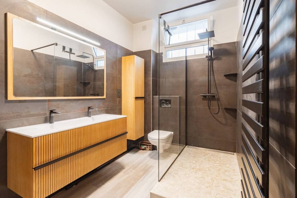 confiez la rénovation de votre salle de bain dans le 11ème arrondissement à des experts. solutions sur-mesure, matériaux de qualité et accompagnement de a à z pour un espace moderne et fonctionnel.
