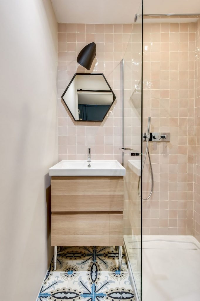 découvrez nos conseils et inspirations pour réussir la rénovation d'une salle de bain de 50 m². optimisez l’espace, choisissez les meilleurs matériaux et transformez votre salle de bain en un véritable espace bien-être.