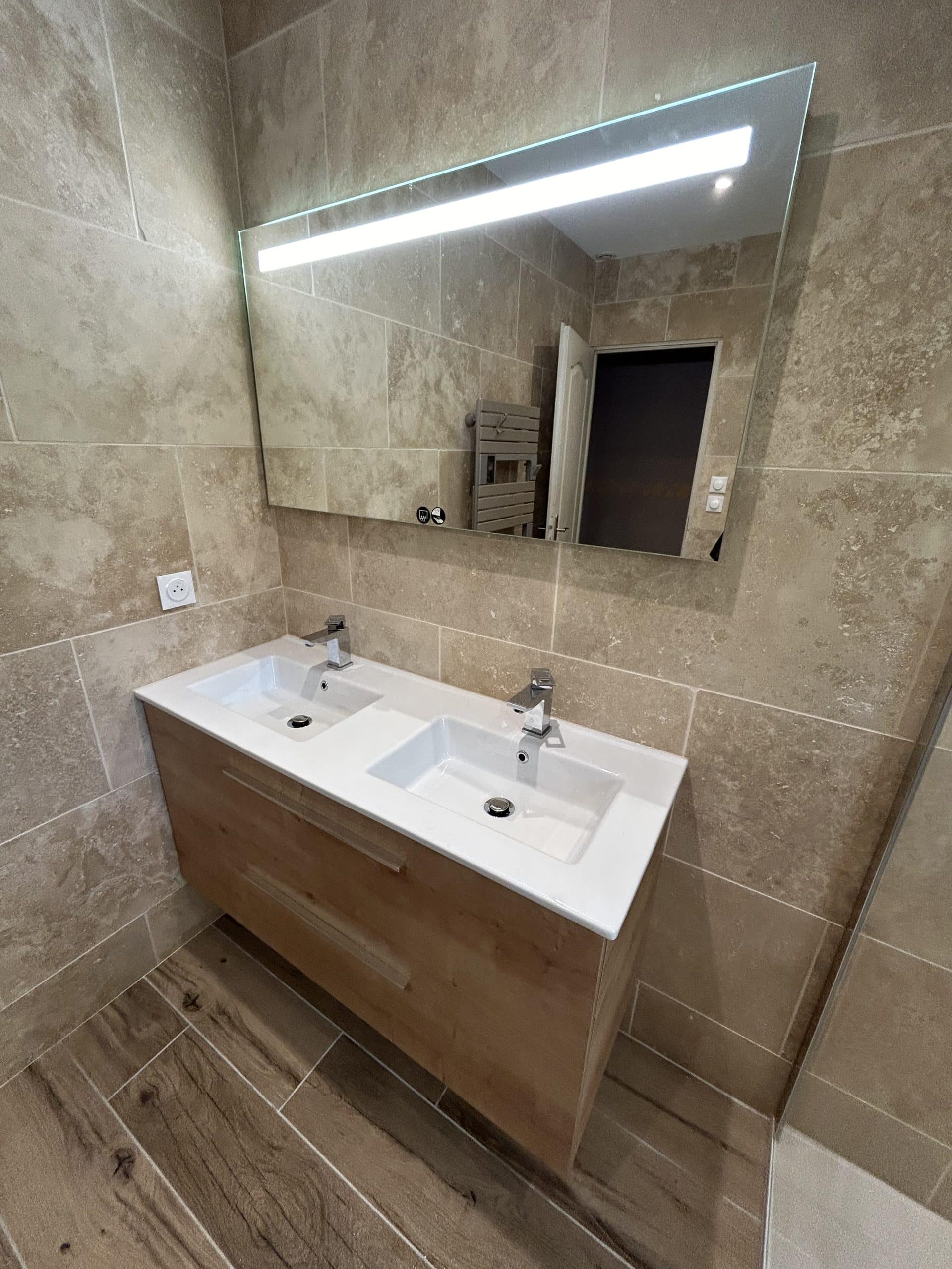 découvrez nos astuces et conseils pour la rénovation d'une salle de bain de 70 m2. optimisez l'espace, choisissez les meilleurs matériaux et créez un lieu à la fois fonctionnel et élégant pour votre bien-être.