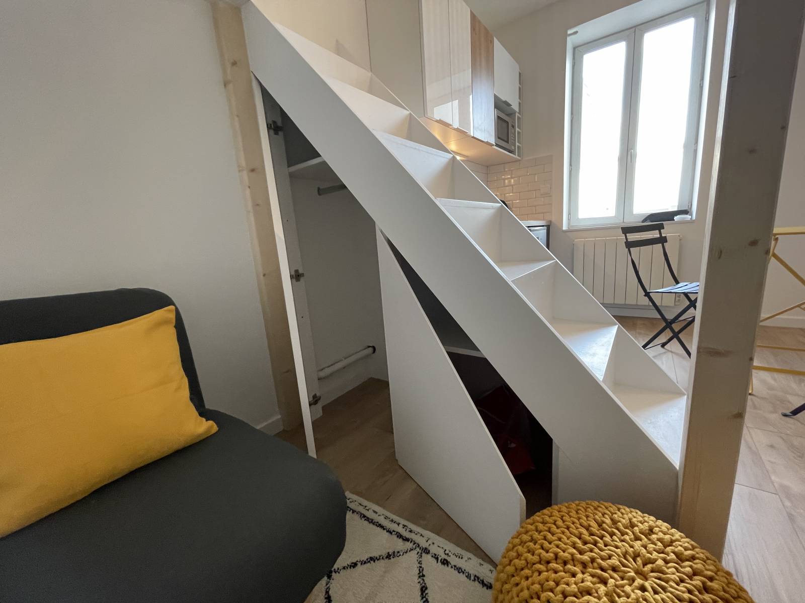 optimisez l'espace et le confort de votre studio de 17m2 grâce à nos conseils et idées de rénovation. inspirez-vous pour aménager un petit espace fonctionnel, moderne et esthétique.