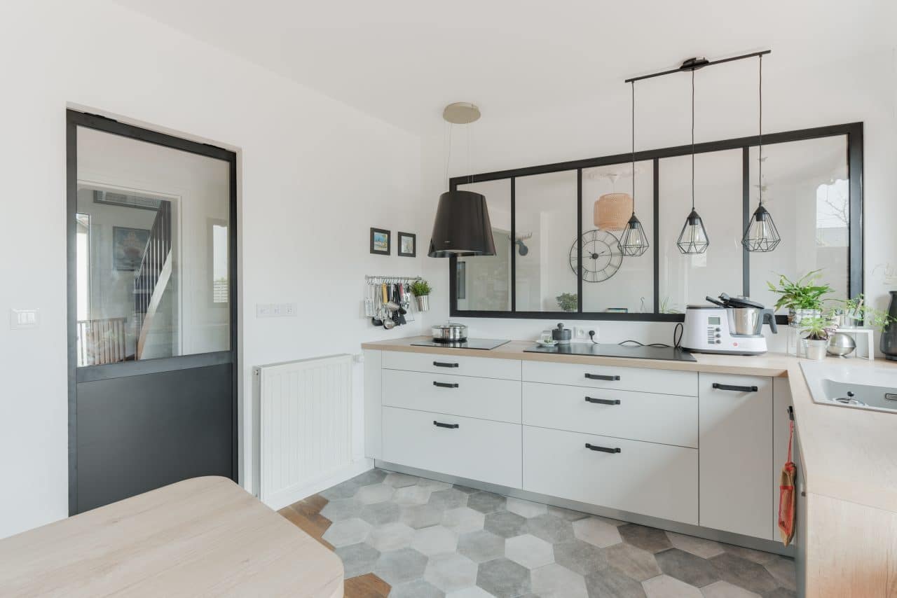 confiez la rénovation de votre cuisine dans le 5e arrondissement de paris à des experts. conseils, accompagnement et travaux de qualité pour créer la cuisine de vos rêves, adaptés à vos envies et à votre budget.