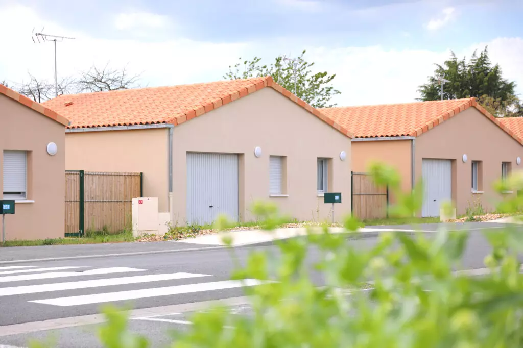 apportez une nouvelle vie à votre intérieur grâce à nos conseils et astuces pour revitaliser votre habitat et créer un espace harmonieux et accueillant.