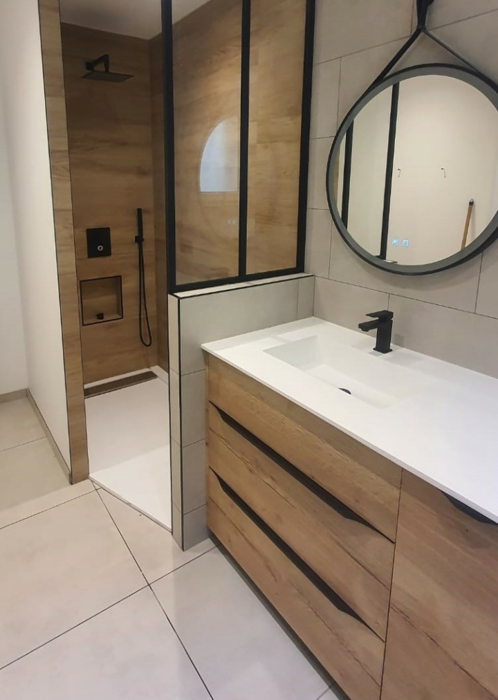 découvrez des idées et conseils pour aménager une salle de bain moderne : astuces déco, choix des matériaux, inspirations tendances et solutions pratiques pour une pièce élégante et fonctionnelle.