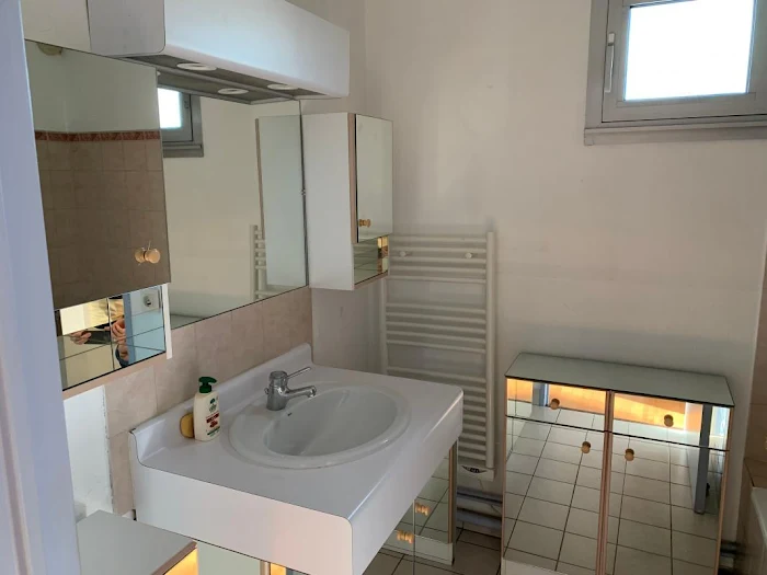 découvrez nos solutions pour une salle de bain moderne à fontenay-aux-roses : design contemporain, aménagement sur mesure et conseils déco pour transformer votre espace selon vos envies.